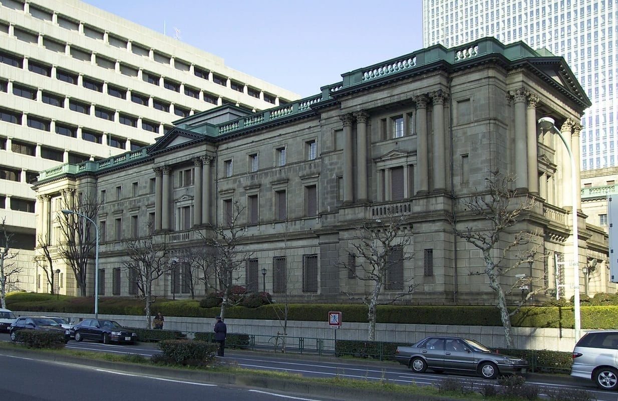 BoJ, piyasa paniğini yatıştırma planını durdurdu ve rotasını değiştirdi