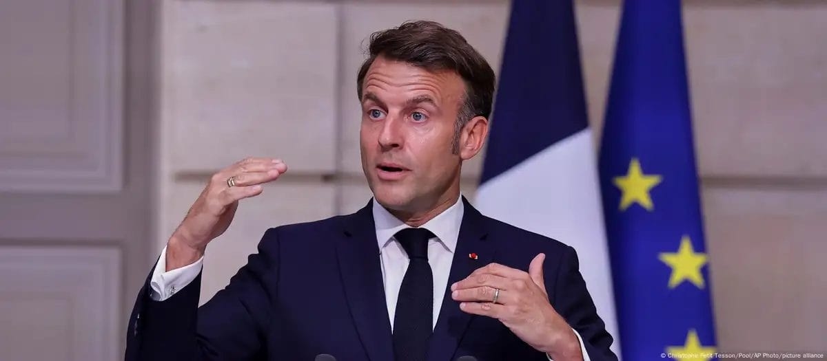 La "terza via" di Macron: rifiuta la guerra e chiede il negoziato