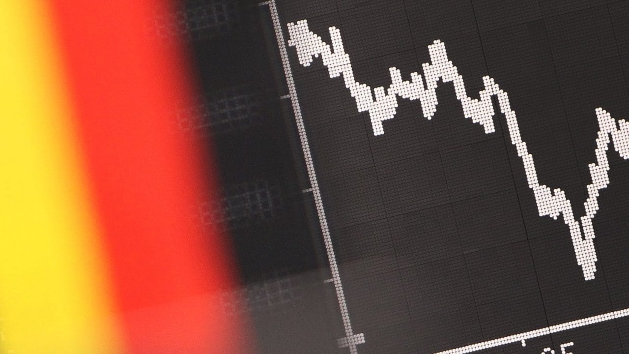 Economía Alemana en Vilo: Exportaciones Caen, DAX se HUNDE. ¿Recesión?