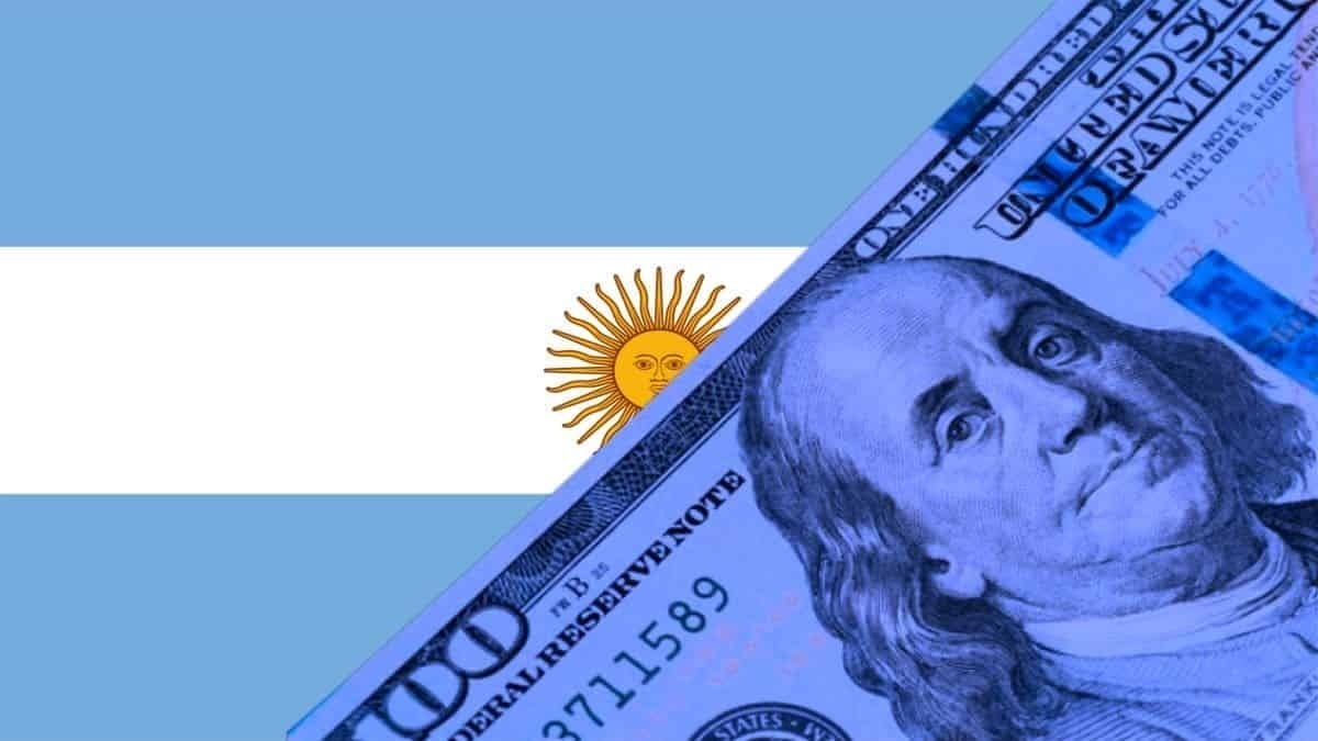 Dólar azul perde terreno com persistência da inflação