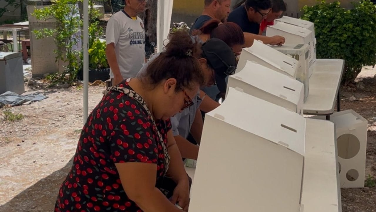 Cidadãos de Cancún relatam confusão e falta de informação sobre eleições judiciais.