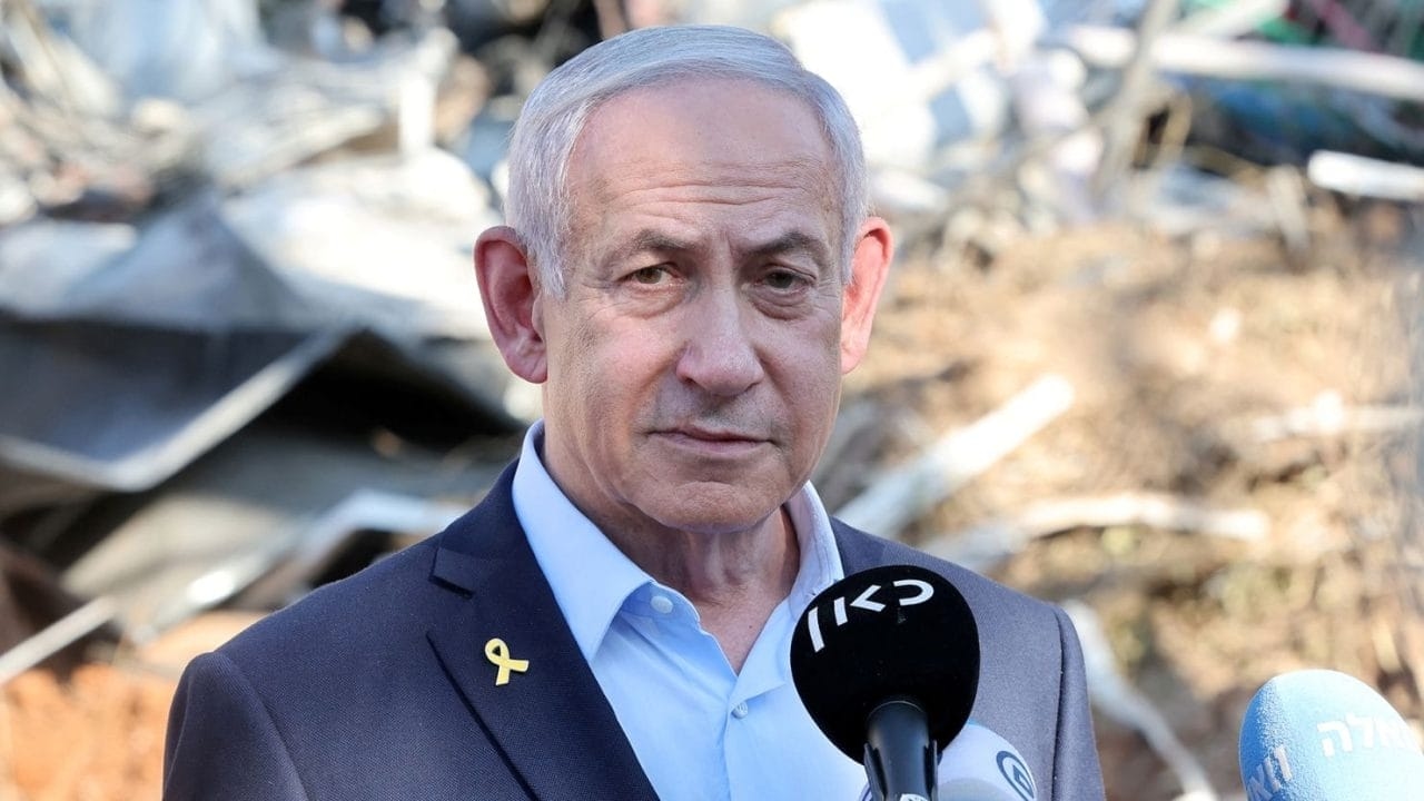 A dupla guerra de Netanyahu: vitória no exterior, crise interna