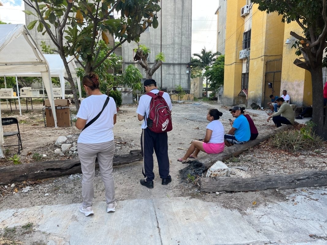 Abertura tardia das seções eleitorais marca o início das eleições judiciais em Cancún