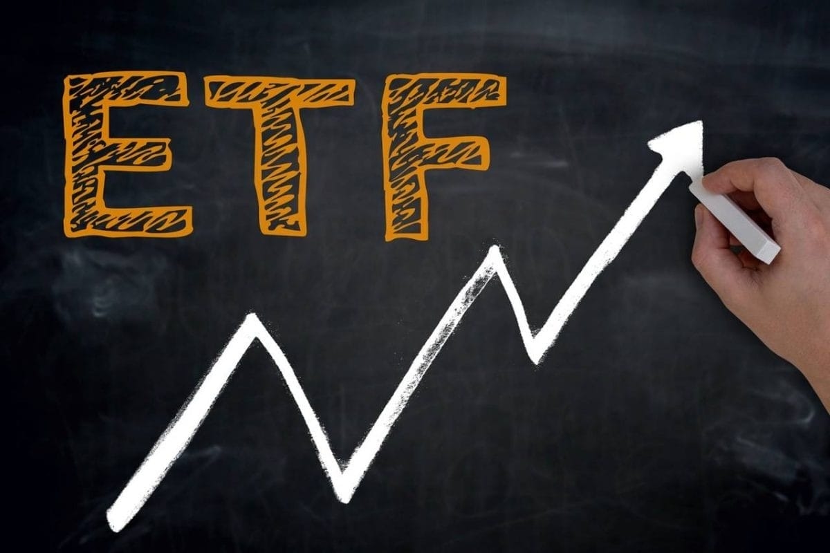 What is an ETF? The Easiest Way to Invest in the S&P 500