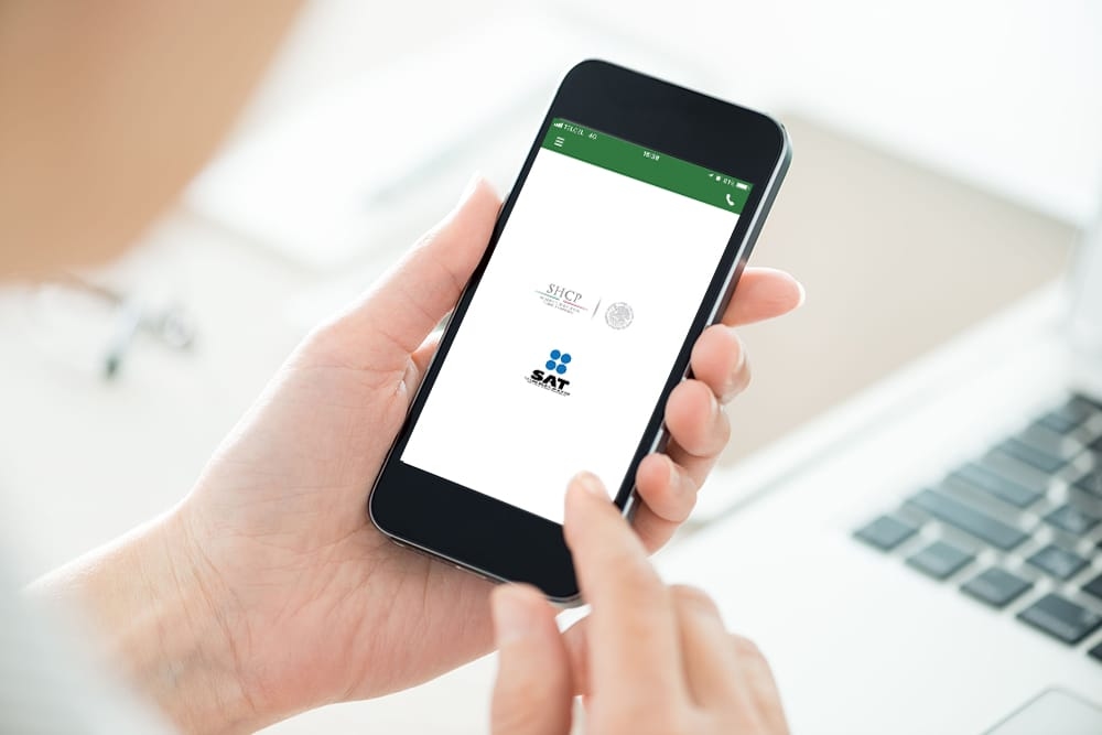 SAT Mobil mi Web Portalı mı: 2025'te İşlemleriniz İçin Hangisi Daha İyi?