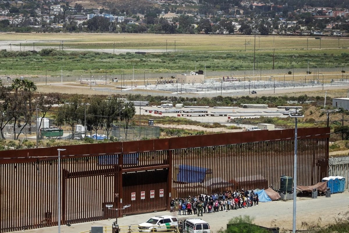 BC ocenia fundusze awaryjne na kryzys imigracyjny Trumpa