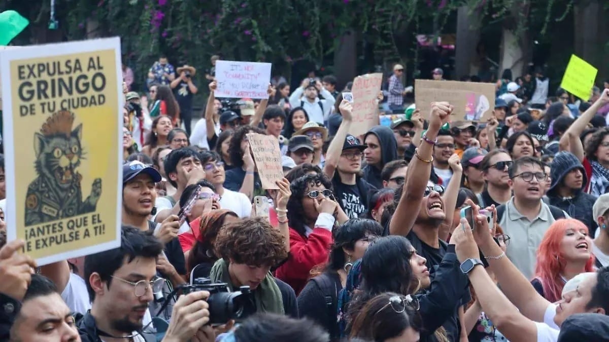 Şiddetli protestoların ardından Meksiko Şehri hükümeti zor durumda
