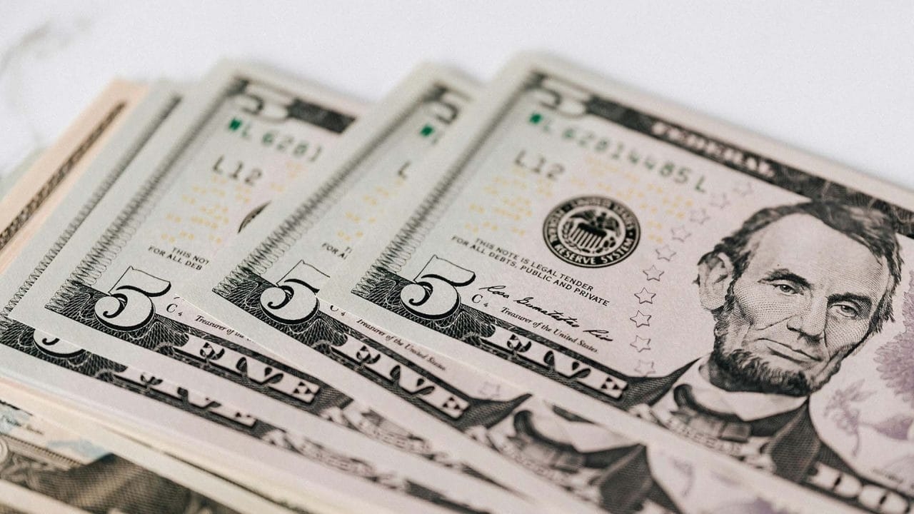 Dolar fiyatı bugün, 16 Ağustos 2025: Peso, Trump-Putin görüşmesinin ardından düştü