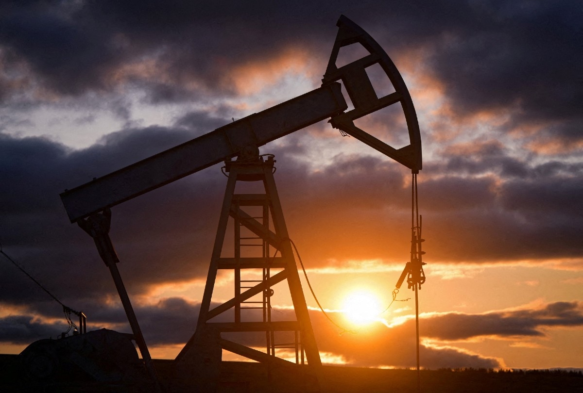 Oil Rebounds After OPEC+ Sticks to Same Output Hike in July vs June