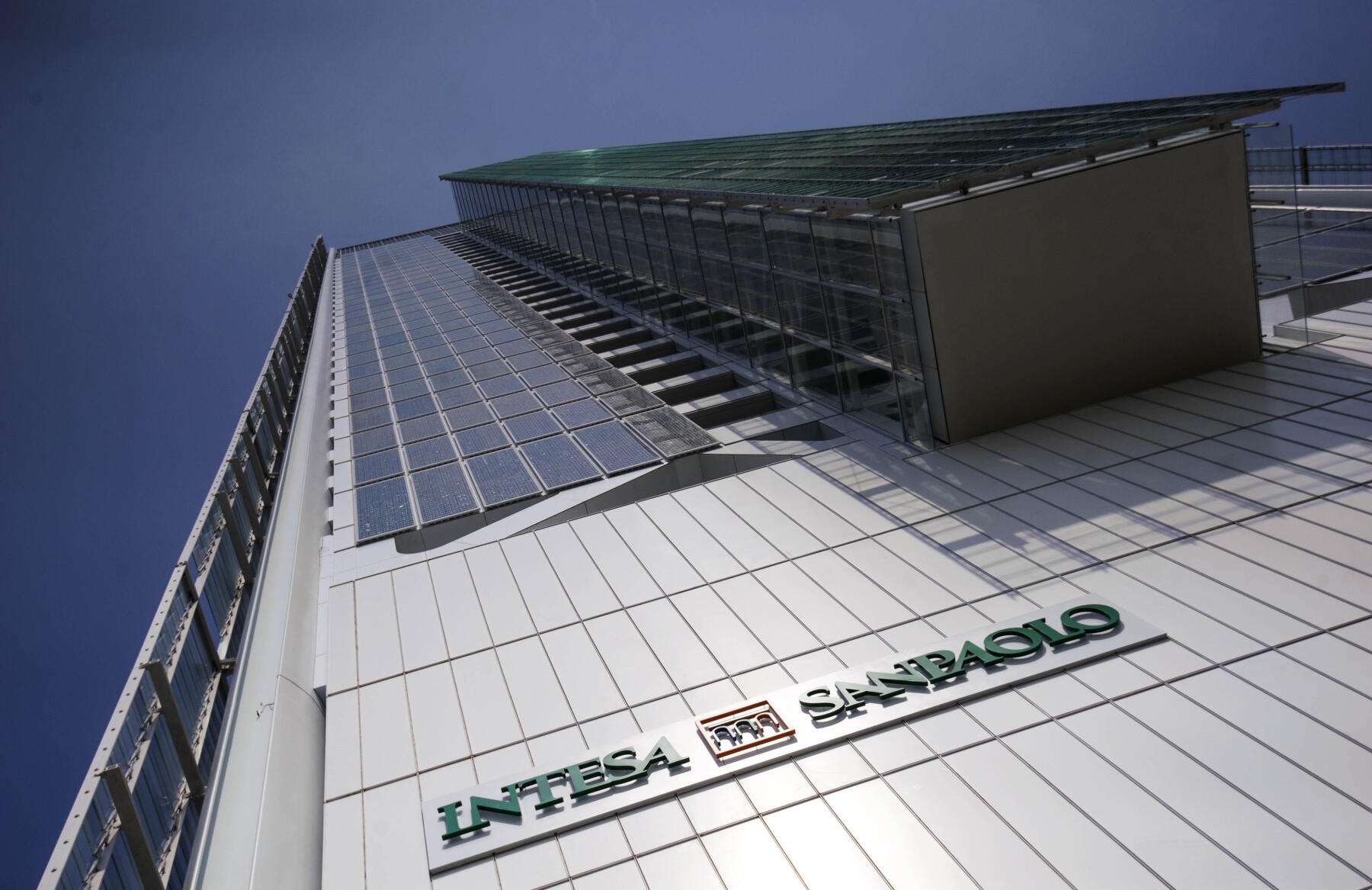 Intesa Sanpaolo: рекордная прибыль в 2,6 млрд, «зеленая» ипотека свыше 1 млрд