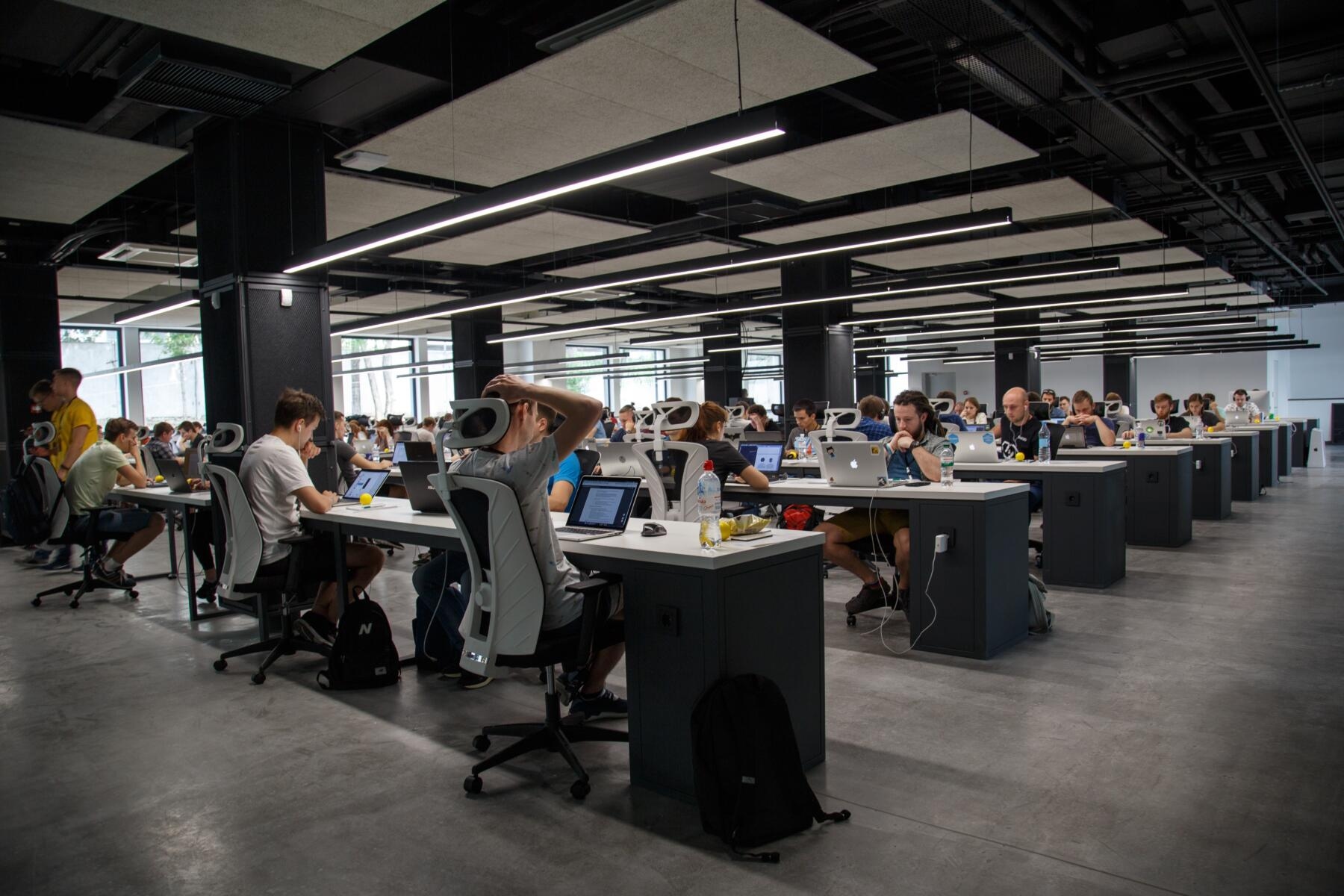 Intesa Sanpaolo: 10 mil milhões para promover o crescimento do emprego