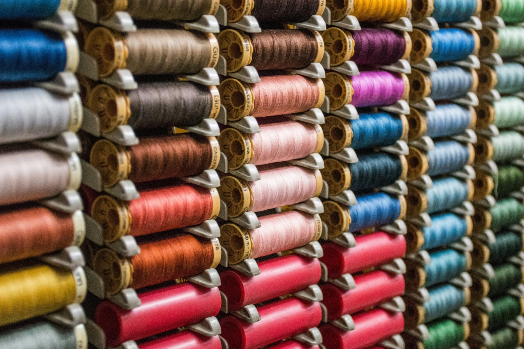 Marchi & Fildi e Konica Minolta: chega a IA que “desmascara” materiais reciclados falsos no setor têxtil
