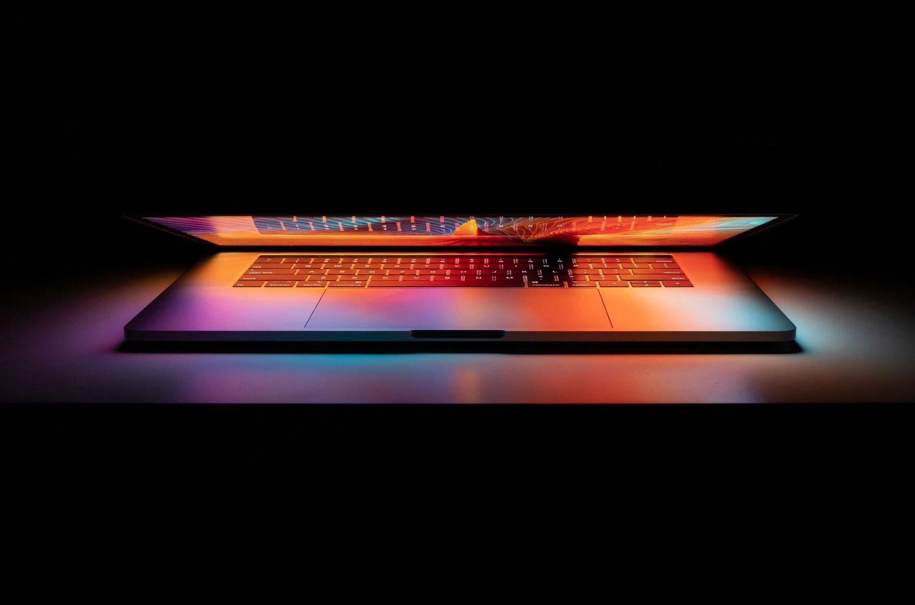Eni ve İtalyan Devlet Polisi, internet dolandırıcılıklarıyla mücadele amacıyla bir bilgilendirme kampanyası başlattı.