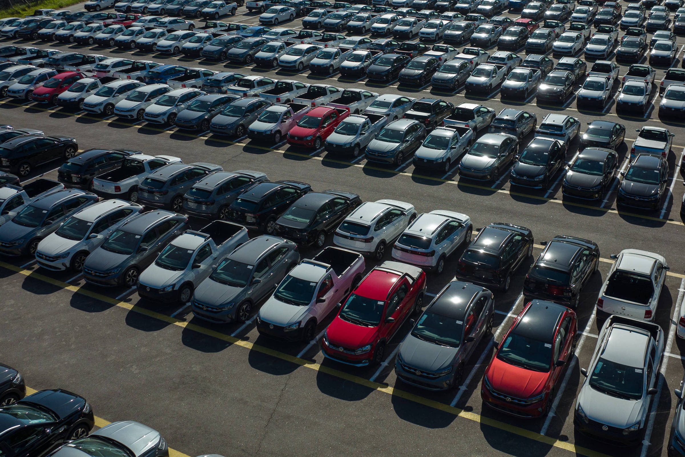 Volks, Fiat e Renault já oferecem descontos com novo IPI Verde; veja modelos e preços