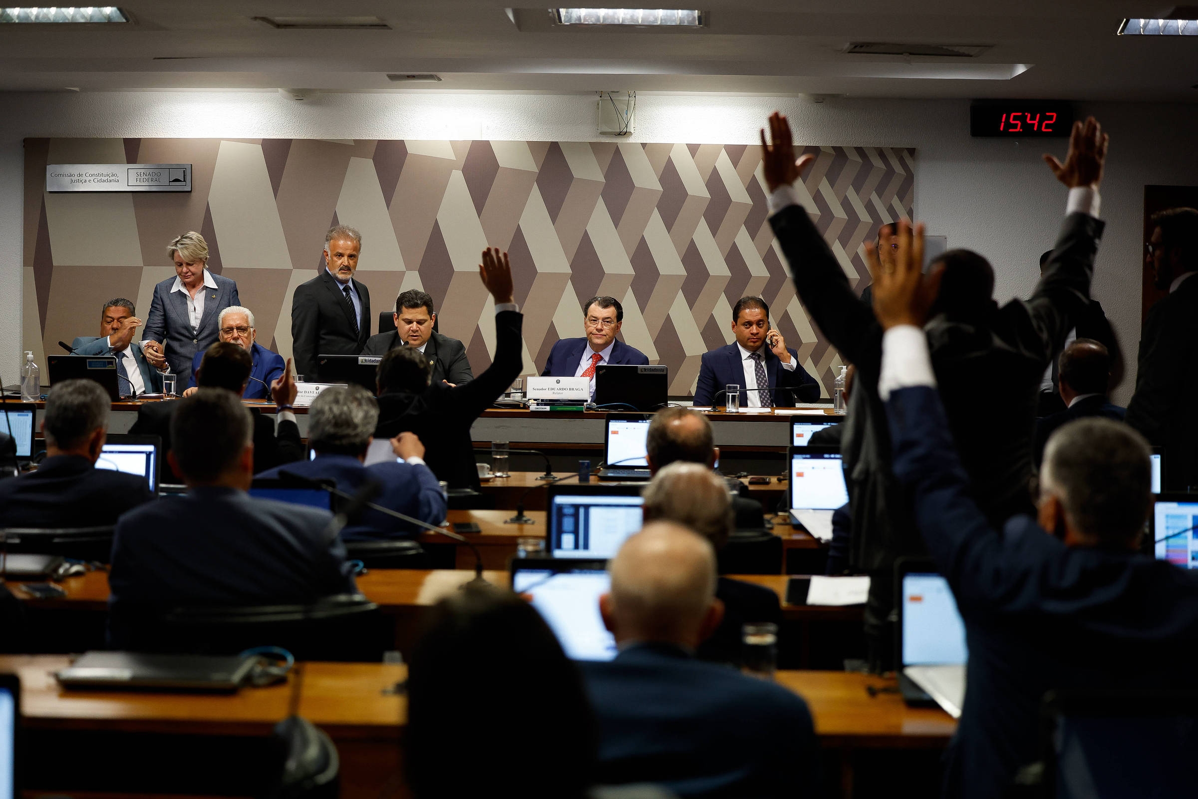 Brasília Hoje: Alcolumbre analiza proyecto para legalizar casinos y juegos de azar ilegales