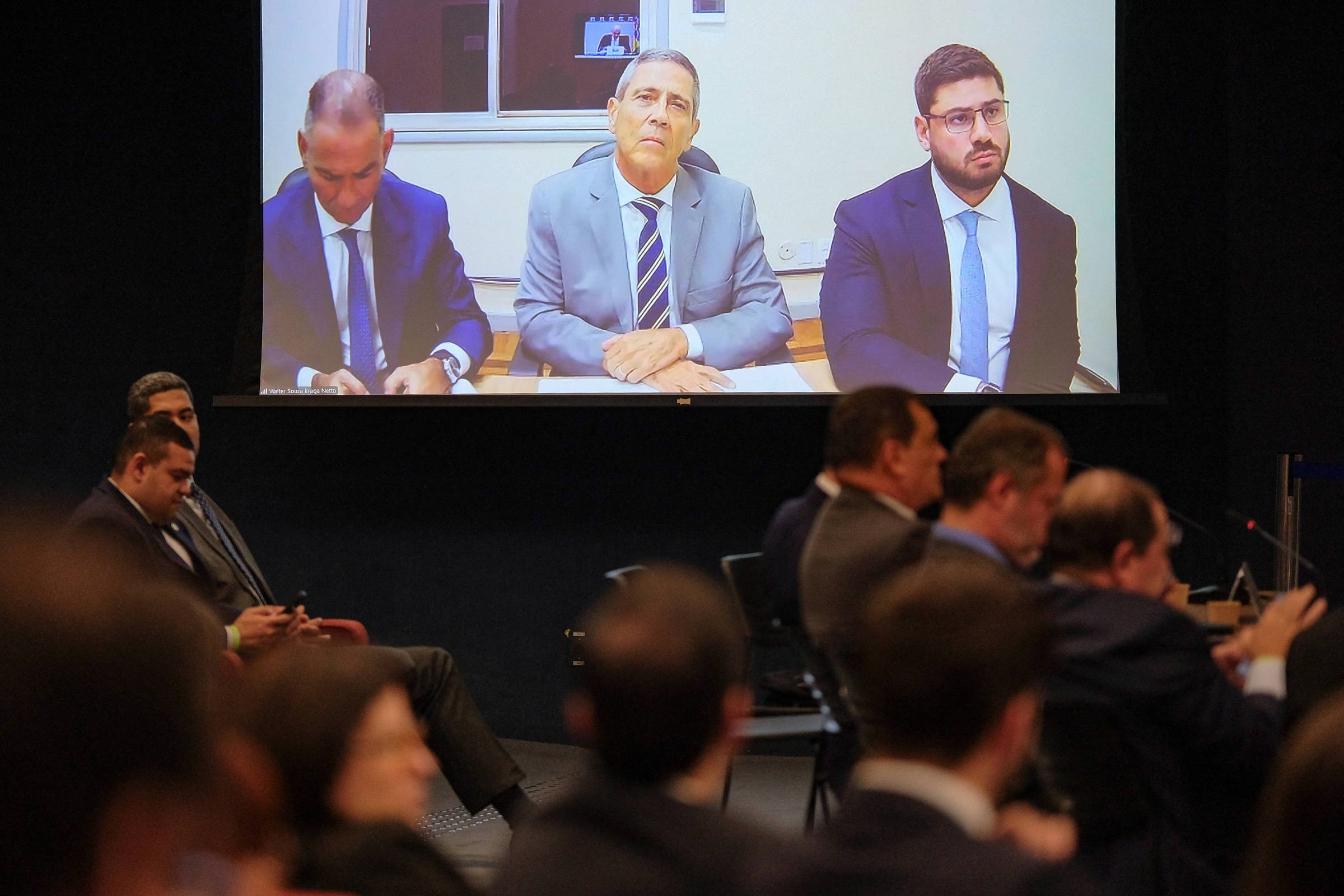 Mônica Bergamo: Moraes determina que acareação entre Braga Netto e Cid não seja gravada
