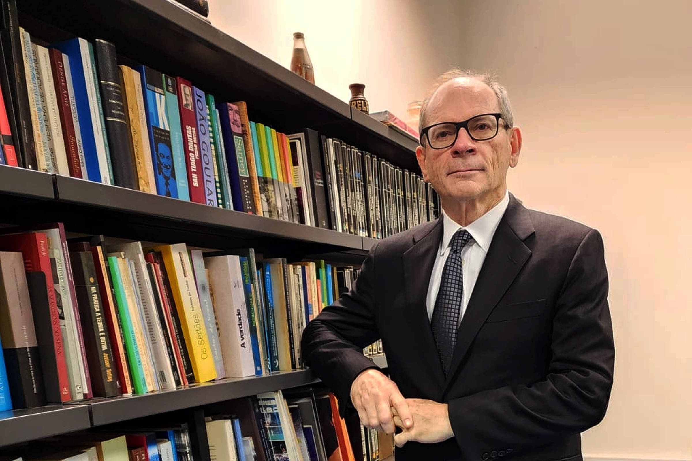 Hay buenas razones para clasificar a las redes criminales como terroristas, dice el profesor estadounidense