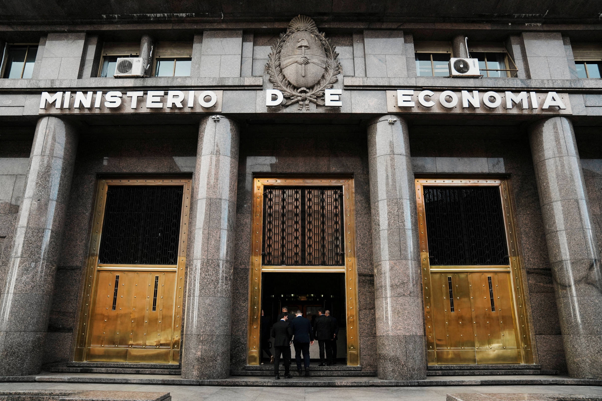 IMF Board Completes First Review of Argentina's Program and Approves $2 Billion Disbursement