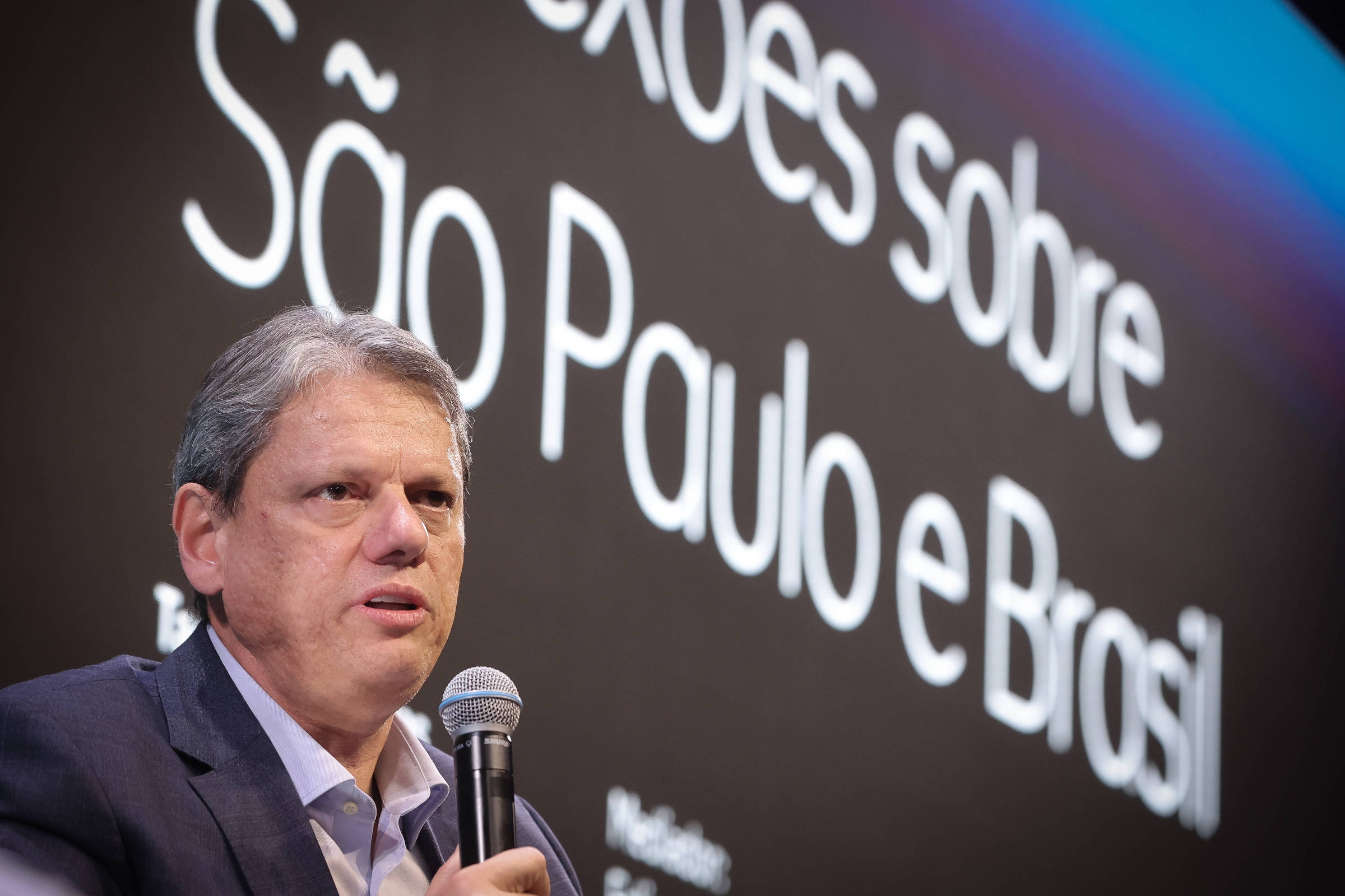 Tarcísio faz discurso eleitoral a evangélicos e reafirma candidatura em SP após ataques de filhos de Bolsonaro