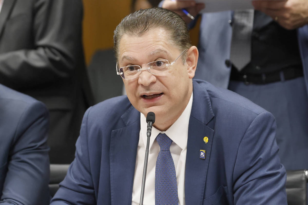 PL leader says amnesty will not be voted on before Bolsonaro's trial after meeting with Motta