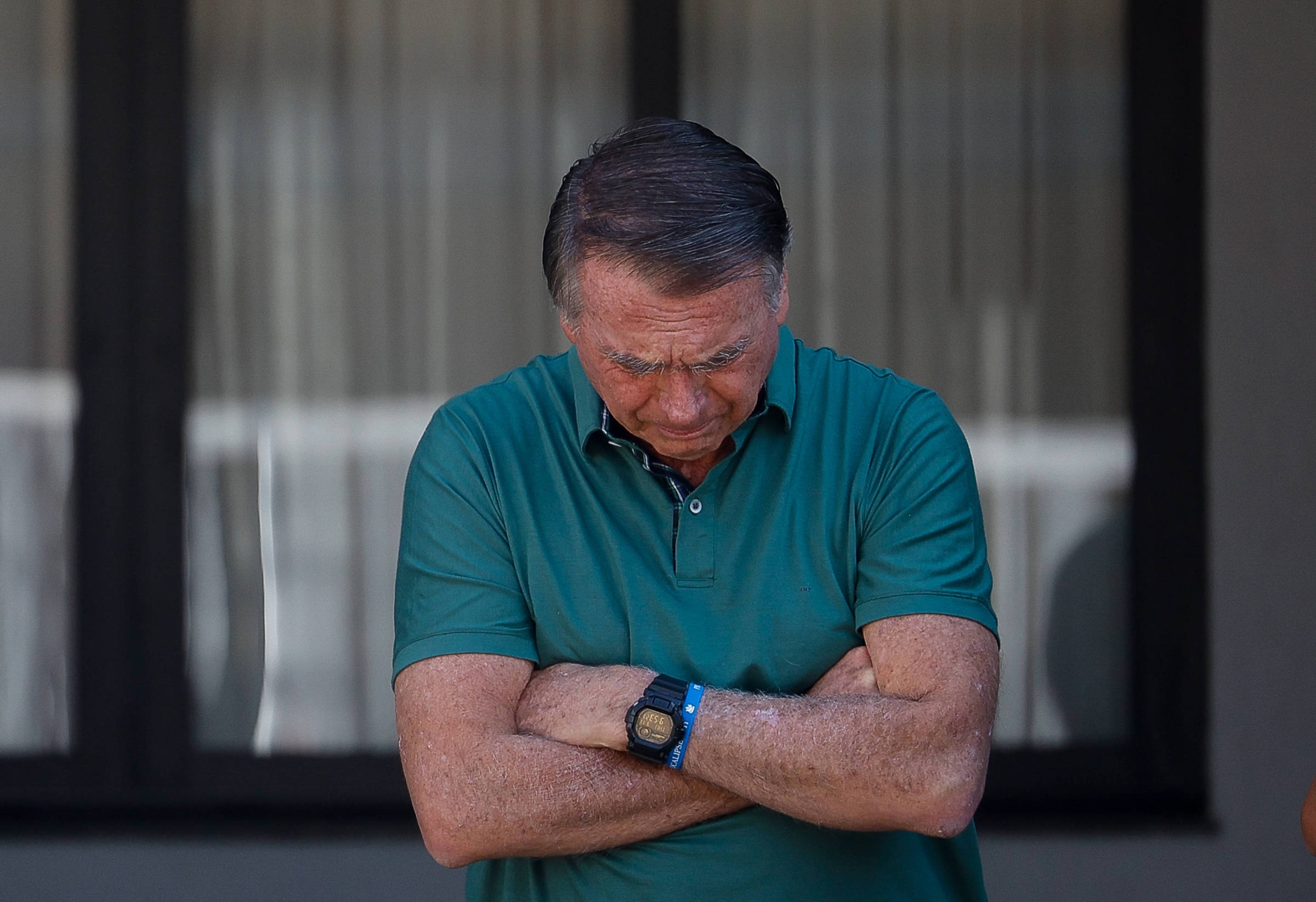 Mónica Bergamo: Bolsonaro pide a Eduardo que 'cierra la boca' para no hacerle daño, pero su hijo intensifica los ataques