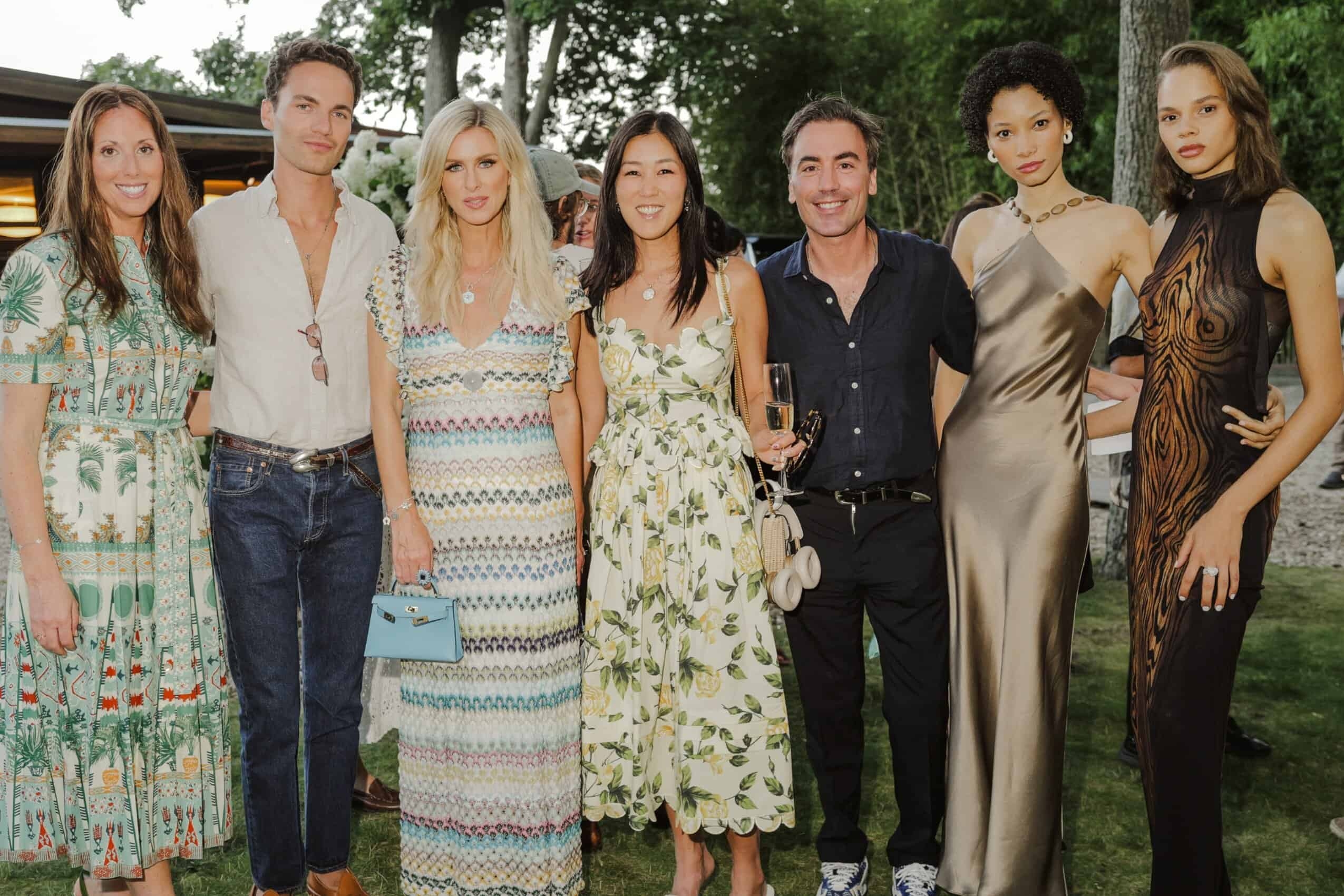 Net-A-Porter y Mr Porter celebran su pop-up veraniego en los Hamptons con una velada nocturna