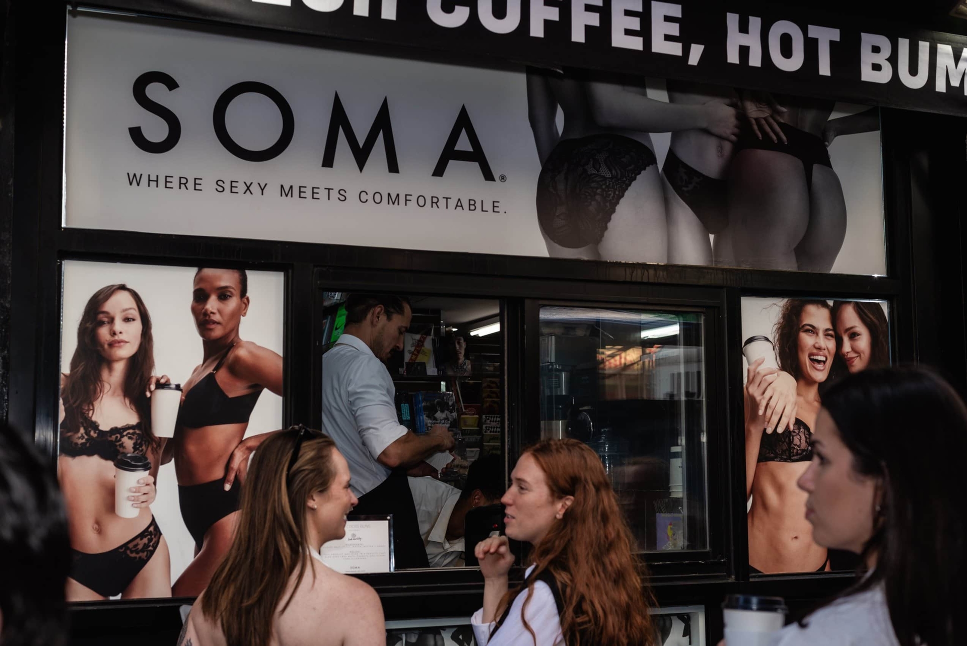 La nueva y icónica tienda pop-up de revistas de Soma ya está aquí para satisfacer todas tus necesidades de la Semana de la Moda de Nueva York.