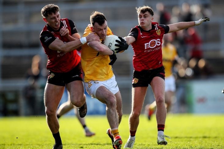 Il capitano dell'Antrim McAleese chiude la giornata