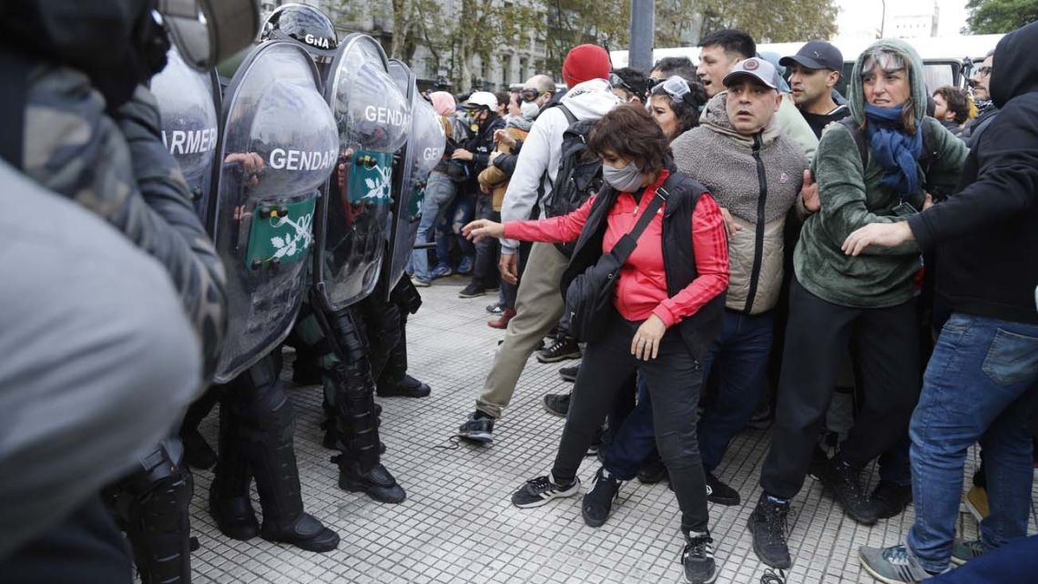 Baskı evet; Çoğunluk sağlanamadı: LLA ve PRO, Kongre'de emeklilik konusundaki tartışmadan kaçınmayı başardı.