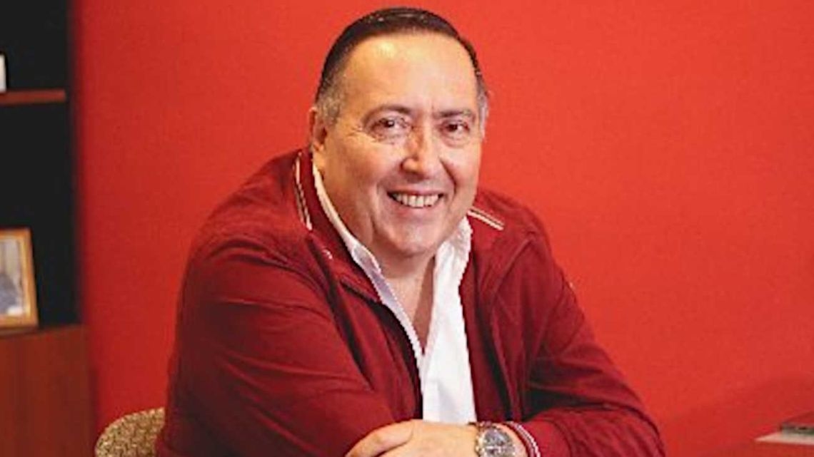 Mahkeme, pesosu dolara "çeviren" ve Javier Milei'yi alan papazın banka sırrını kaldırdı.
