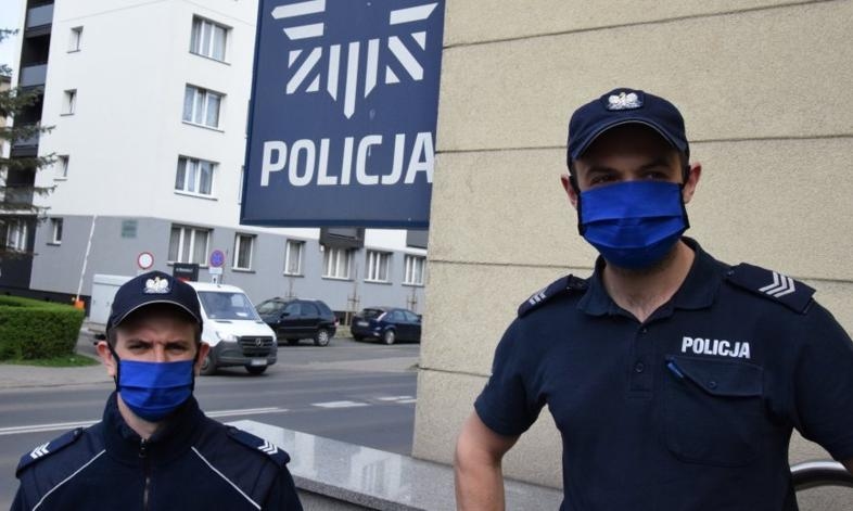 Pandemi kararı kesinleşiyor. Maske takmadıkları yönündeki açıklamaları sonrası saldırı suçlamasıyla yargılanacaklar
