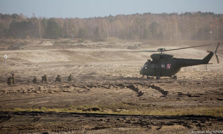 Explosão no campo de treinamento militar de Rembertów. Quantidades significativas de explosivos foram descobertas no apartamento.