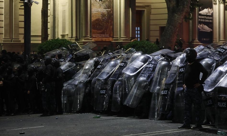 Protestos se espalham pela Geórgia. A Embaixada da Polónia em Tbilisi alertou os polacos