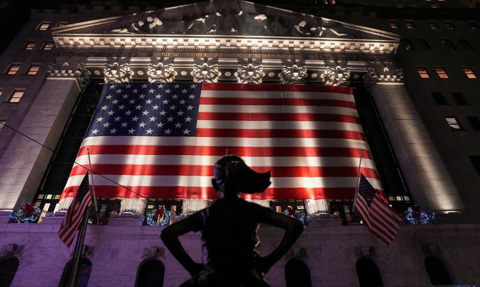 Wall Street yükseliyor: S&P 500 rekora yaklaşıyor, ancak tarifeler yeniden ortaya çıkıyor
