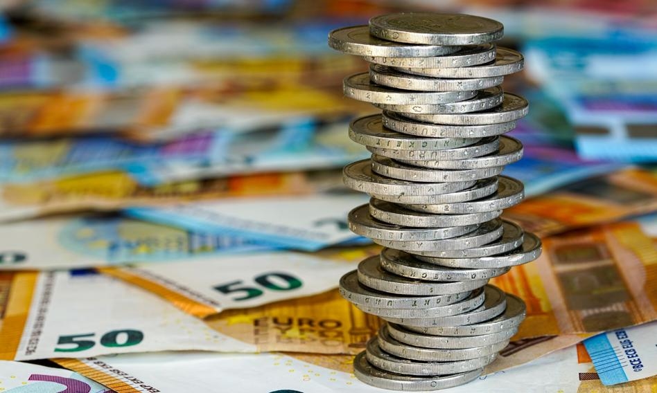 Euro subindo, dólar inalterado. Mercado teme leilão de dívida polonesa