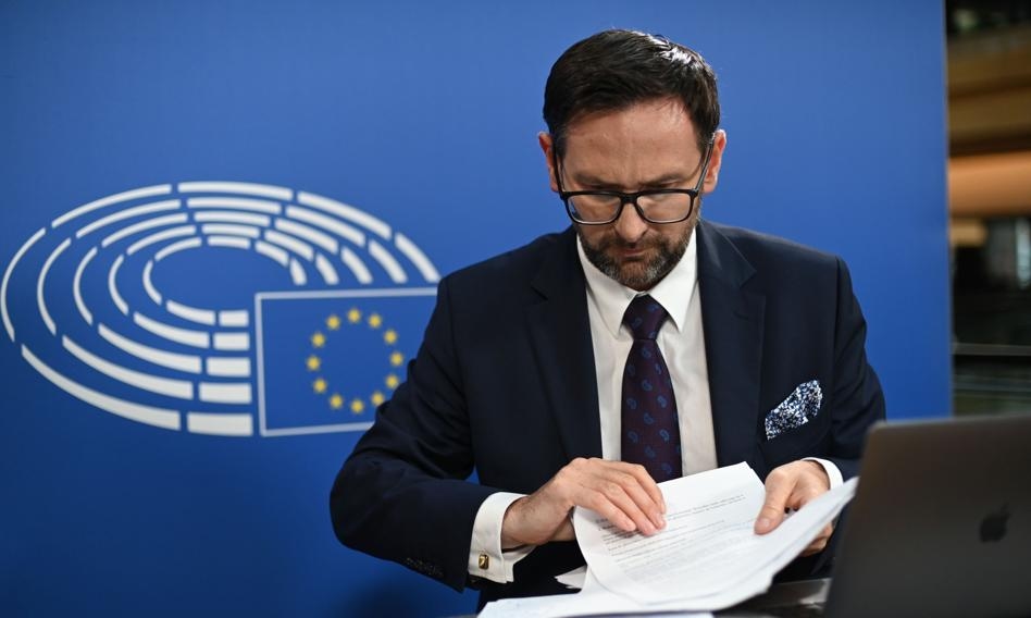 Źródła: komisja prawna w PE za uchyleniem immunitetu europosłom: Dworczykowi i Obajtkowi