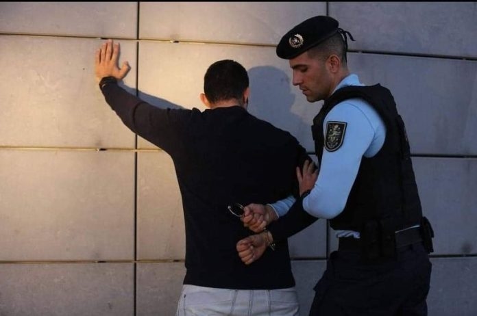 Hombre en prisión preventiva por violencia doméstica en Peniche