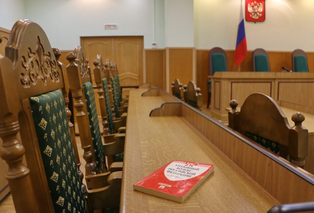 Cameo: studente di Novgorod sospettato di aver prodotto e venduto contenuti pornografici