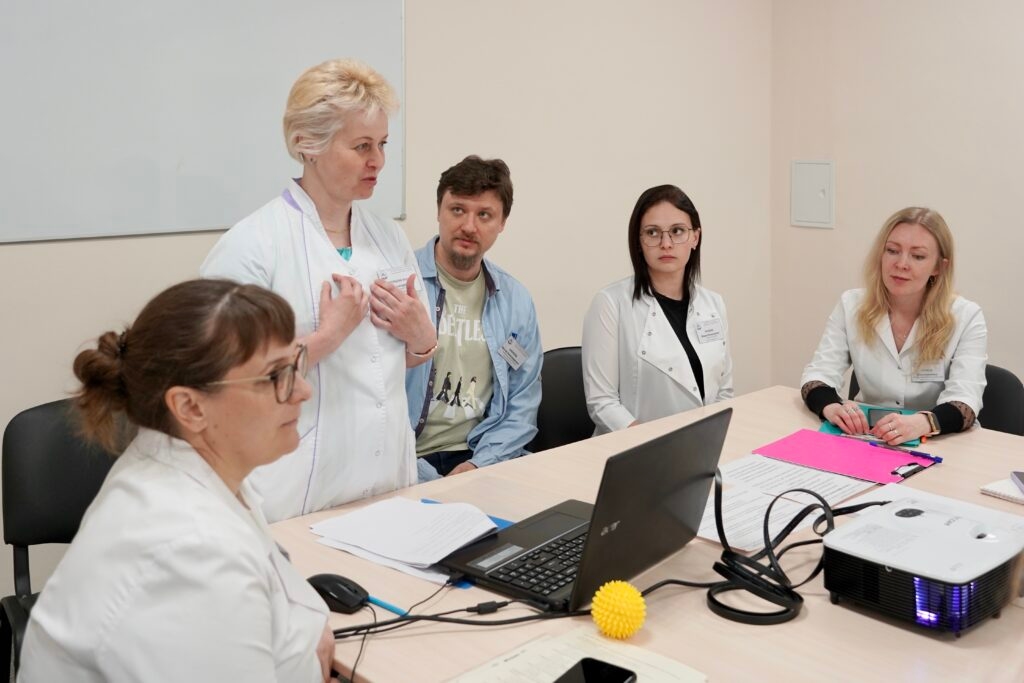Saúde Mental: Escola de Pais Eficaz inaugurada em Veliky Novgorod