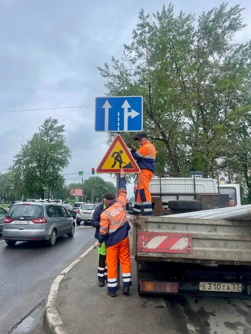 Estão em andamento reparos na estrada sob o projeto nacional na Rua Nekhinskaya