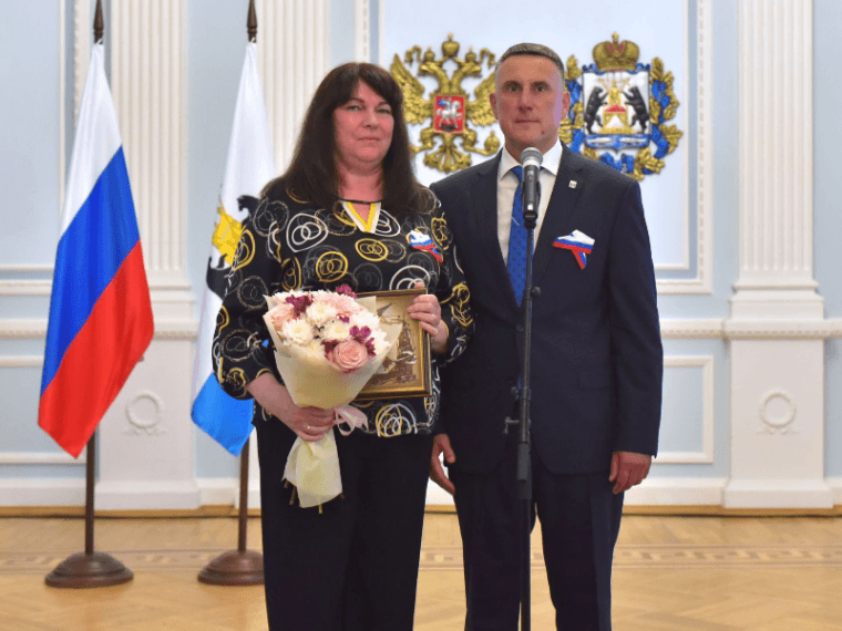 Alexander Rozbaum apresentou uma carta de agradecimento à mãe de um residente de Novgorod participante do SVO