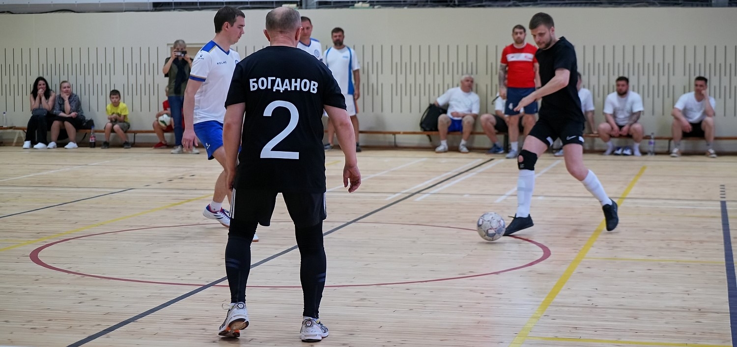 Imprese contro Governo: i cittadini di Novgorod hanno organizzato un torneo di calcio in occasione della Giornata dell'imprenditorialità russa