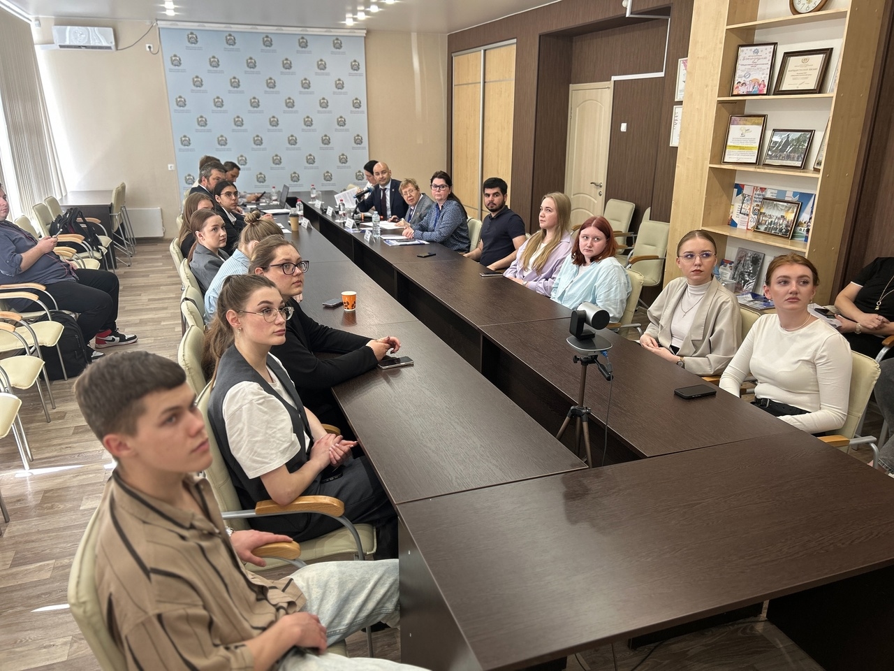 Lors d'une conférence à la Chambre publique, ils ont discuté de la manière dont les entreprises de Novgorod contribuent à la préservation des monuments historiques