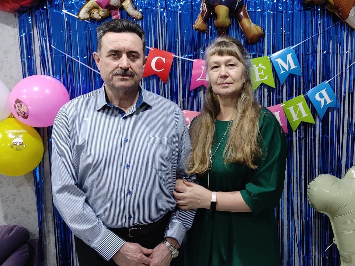Em seus corações – a cidade, a família e a terra natal: um casal de Veliky Novgorod celebrou suas bodas de rubi