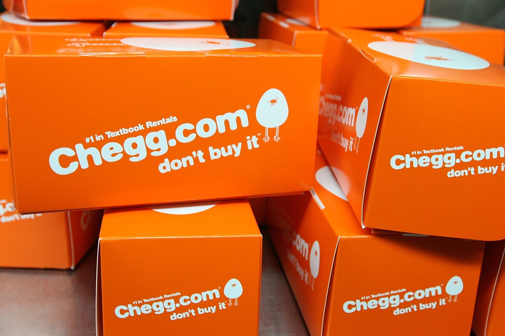 Chegg подает в суд на Google, заявляя, что результаты поиска на основе искусственного интеллекта убивают его бизнес