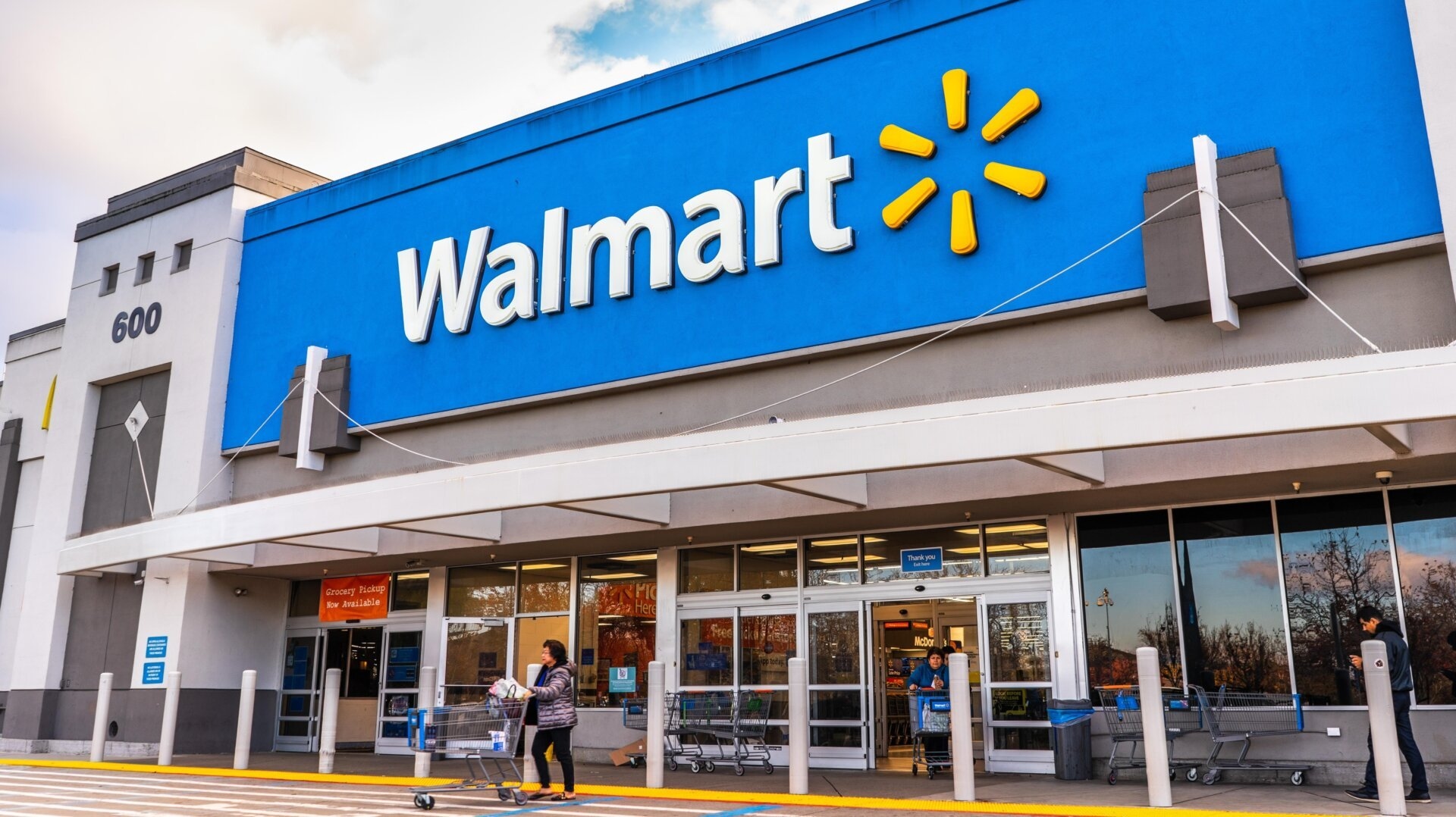 Trump Demands Walmart ‘Eat the Tariffs’