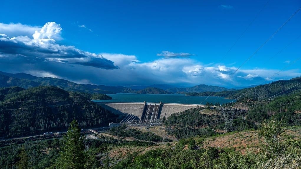 Cientistas dizem que barragens construídas pelo homem deslocaram os polos da Terra