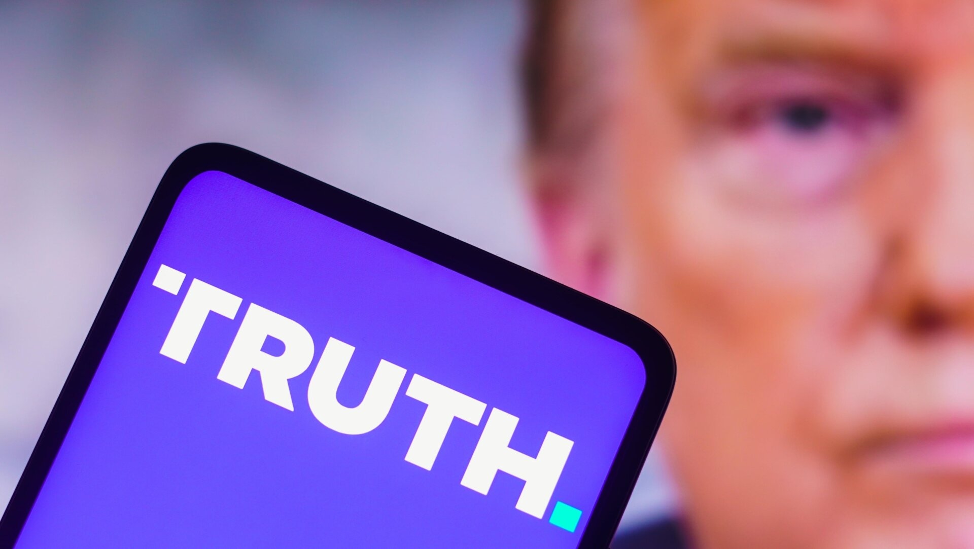 Truth+, el nuevo servicio de streaming de Trump, es el sueño de un teórico de la conspiración hecho realidad