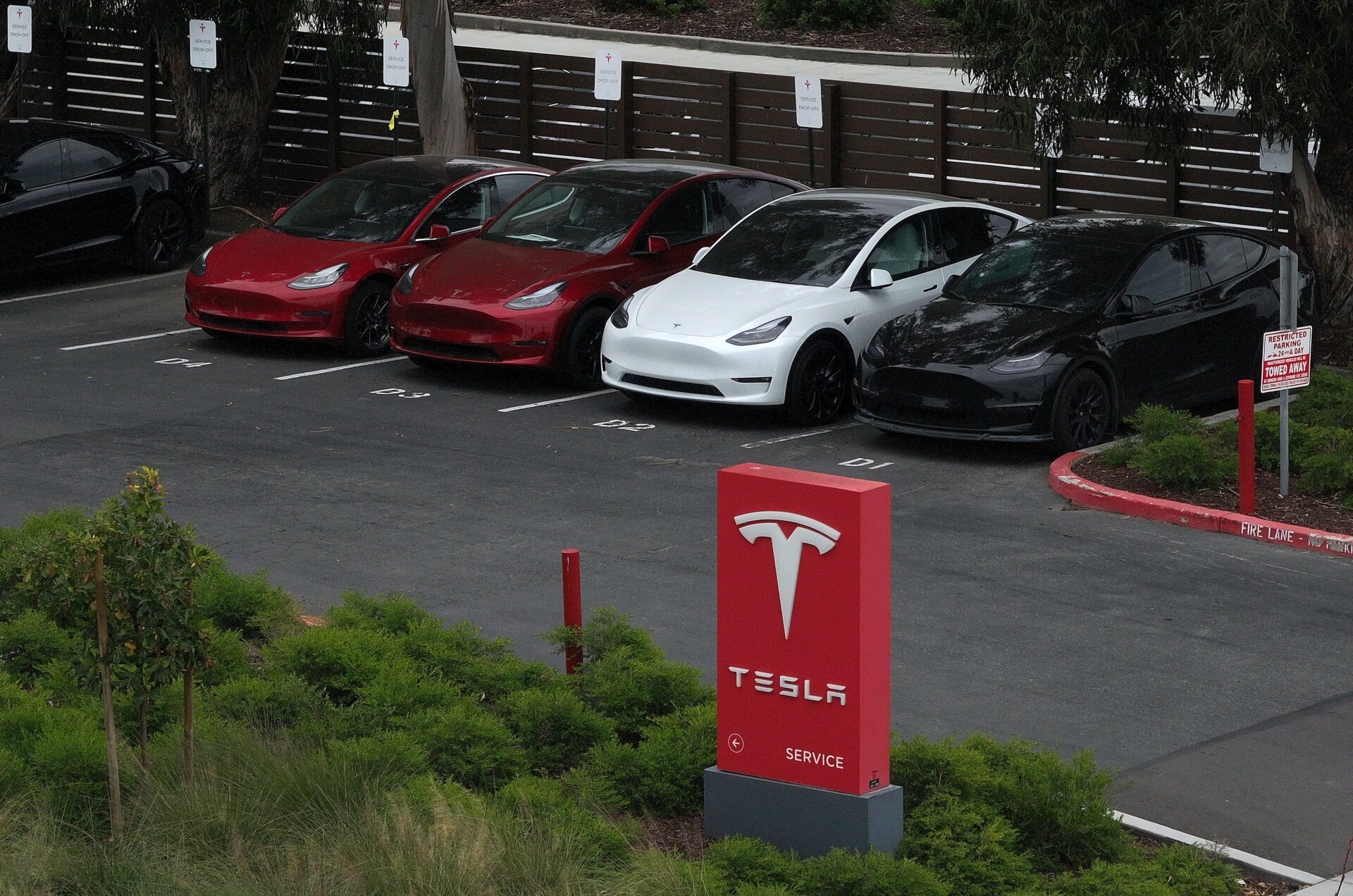 Tesla toma una decisión desesperada en Canadá ante el desplome de las ventas