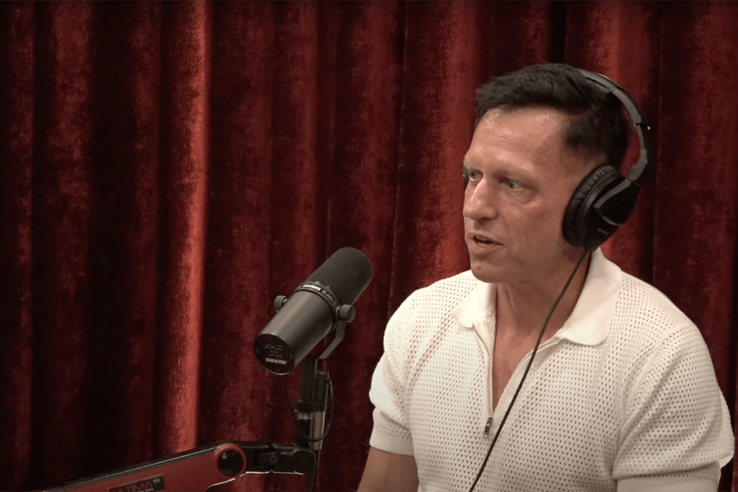 Jeffrey Epstein habría invertido 40 millones de dólares en una empresa cofundada por Peter Thiel
